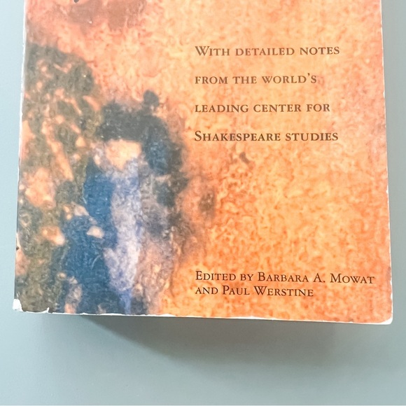 Hamlet by William Shakespeare: Folger Shakespeare Library - Picture 6 of 8